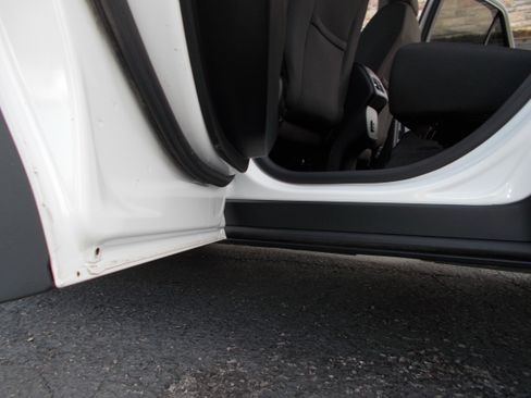 Used 2019 Chevrolet Equinox LT image 17