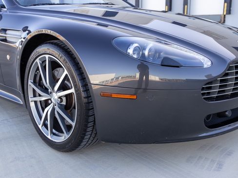 Used 2010 Aston Martin V8 Vantage image 16