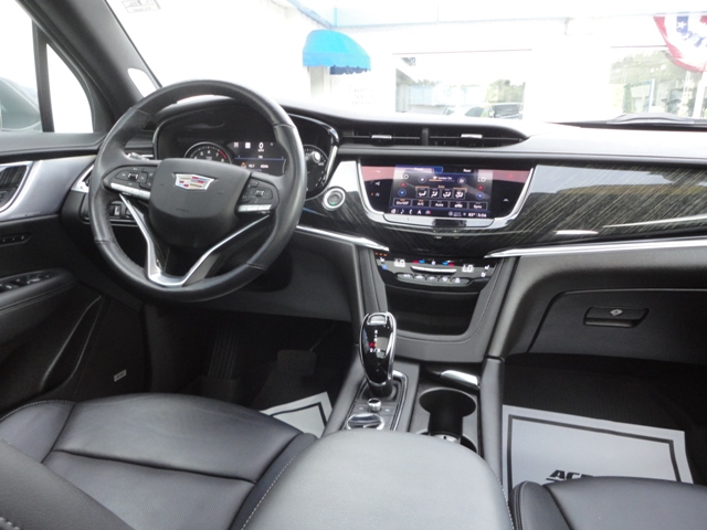 Used 2022 Cadillac XT6 AWD Premium Luxury image 25