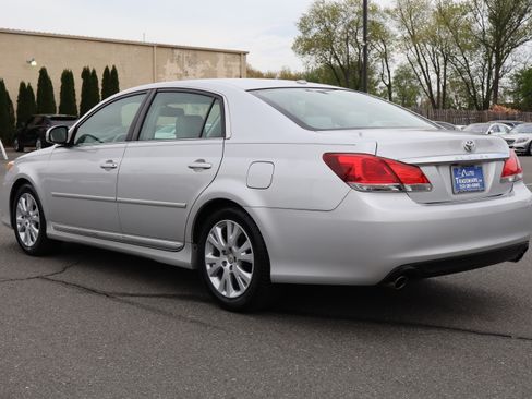 Used 2011 Toyota Avalon Limited image 6