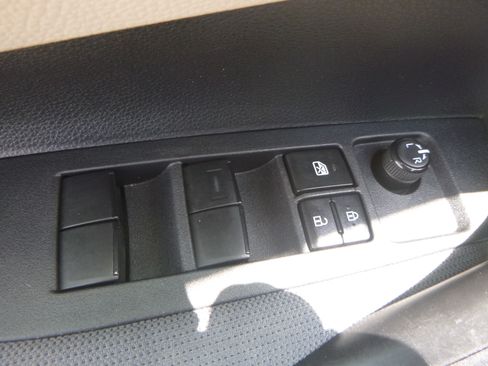 Used 2024 Toyota Corolla LE Sedan FWD image 12