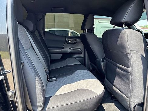 Used 2021 Toyota Tacoma TRD Sport image 12