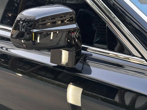 Used 2021 Rolls-Royce Phantom image 36