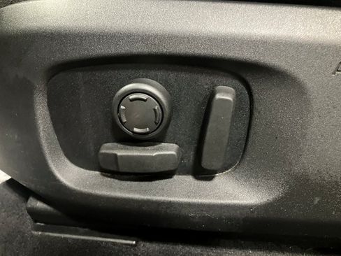 Used 2019 Land Rover Range Rover Evoque Landmark Edition image 11