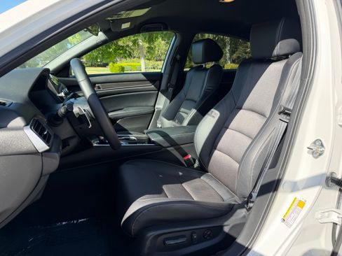 Used 2025 Honda Civic Sport Sedan image 7