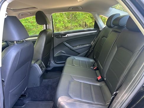 Used 2014 Volkswagen Passat image 24