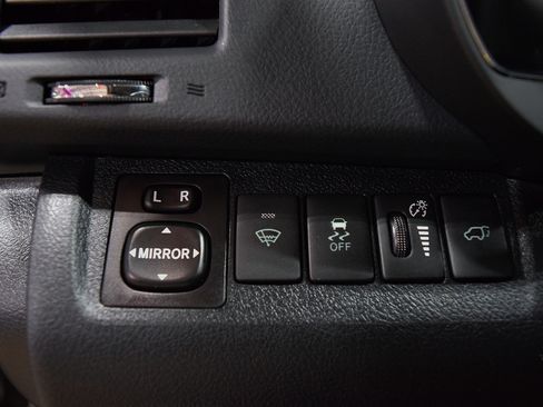 Used 2013 Toyota Highlander Limited FWD image 33
