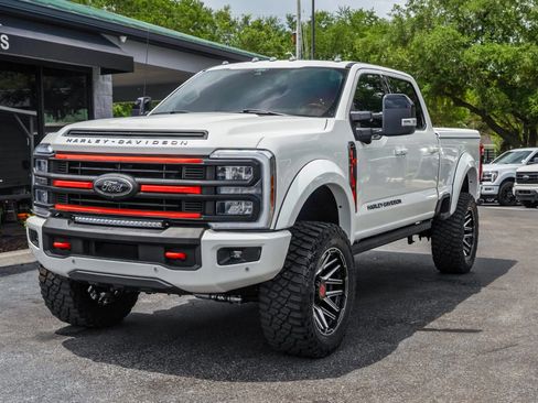 Used 2024 Ford F250 4x4 Crew Cab Super Duty image 14