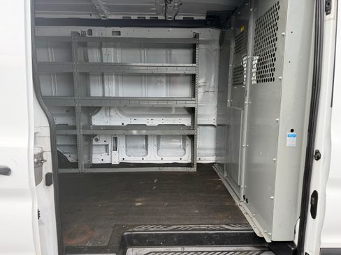 Used 2022 Ford Transit 250 image 10