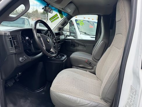 Used 2017 Chevrolet Express 3500 image 12