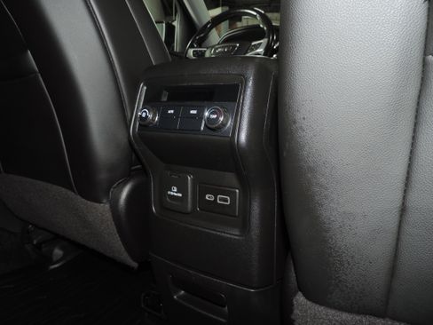 Used 2021 GMC Acadia SLT image 29