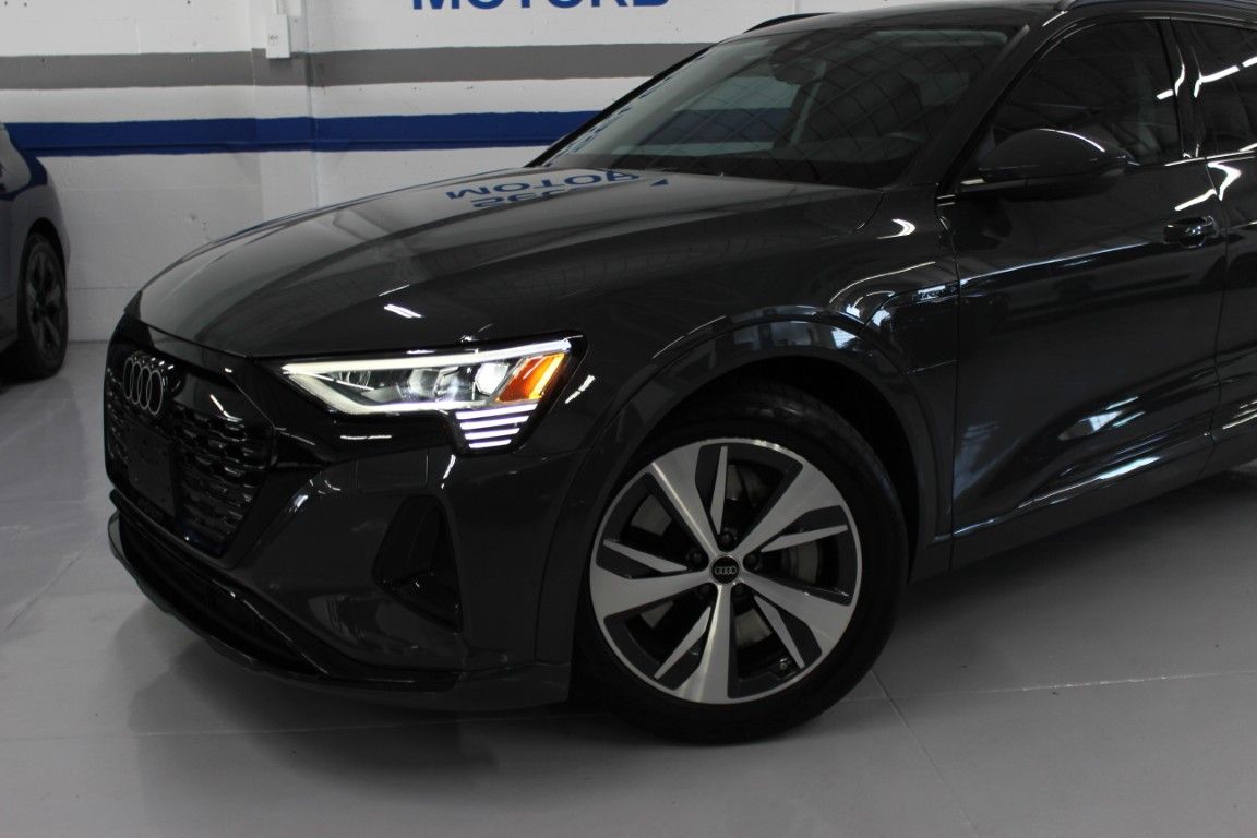 Used 2024 Audi Q8 e-tron Premium AWD/4WD image 5