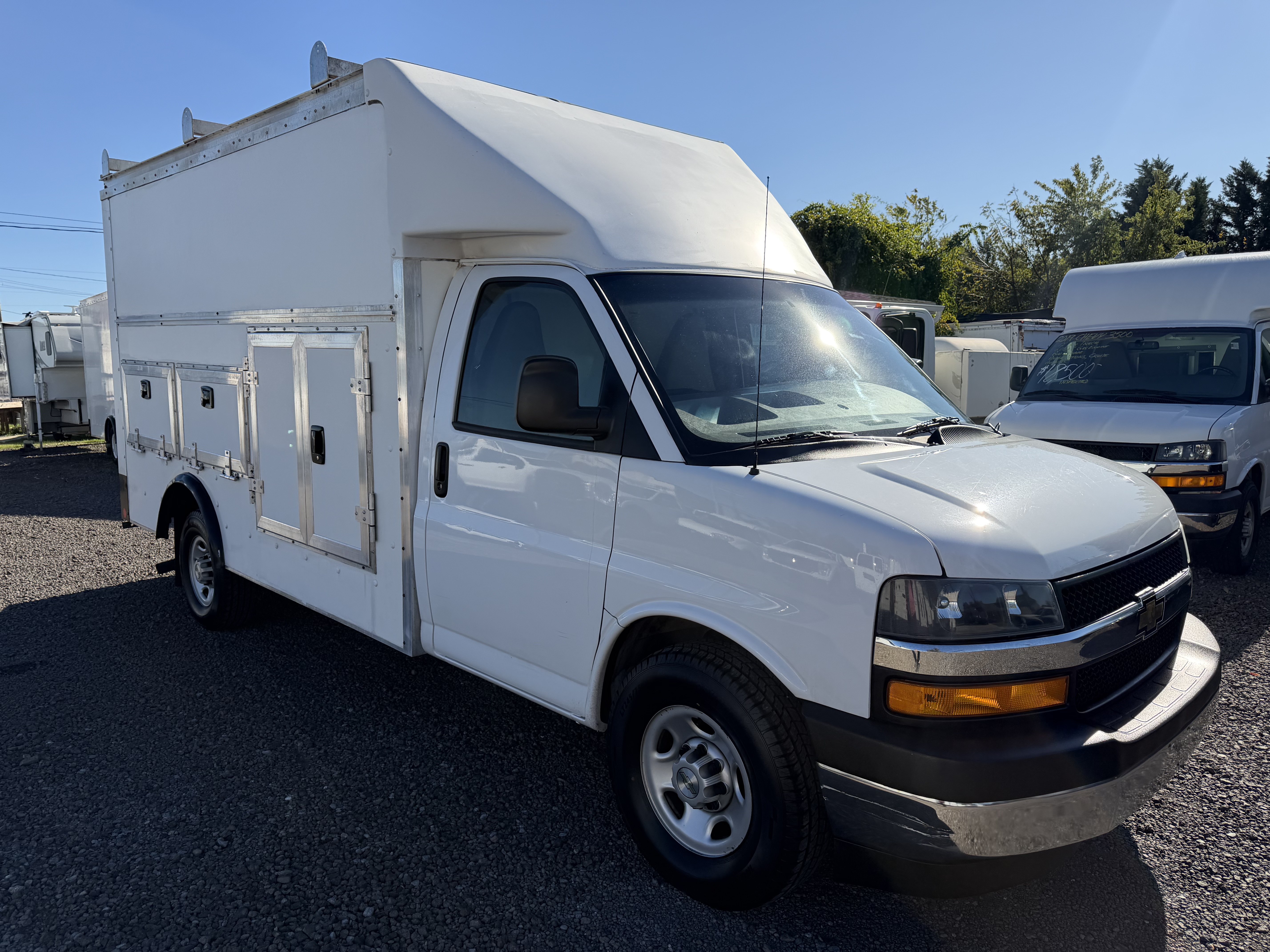 Used 2021 Chevrolet Express 3500 UNAVAIL RWD image 6