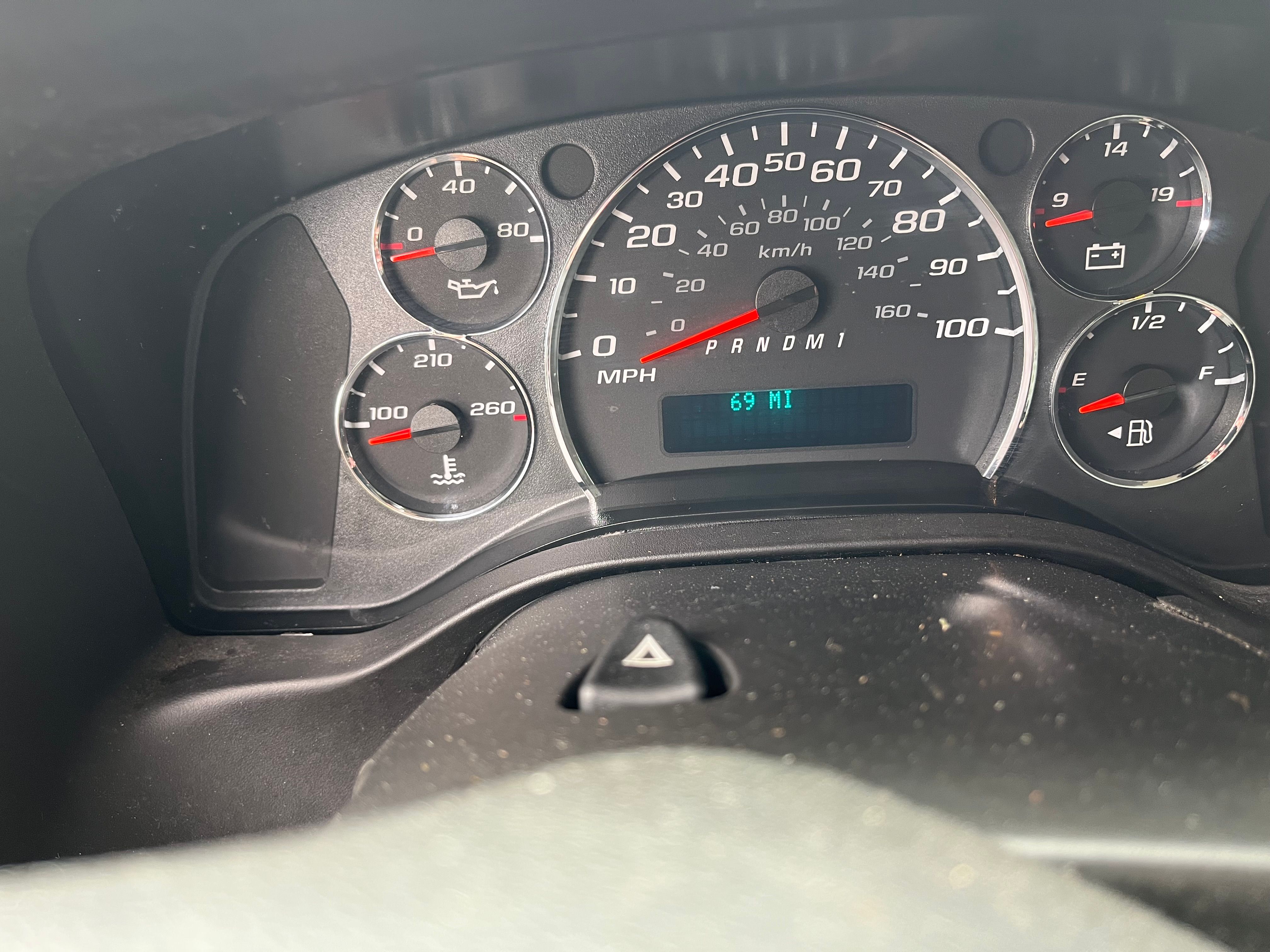 Used 2010 Chevrolet Express 2500 RWD image 18