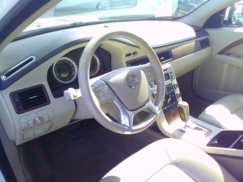 Used 2010 Volvo XC70 T6 AWD image 10