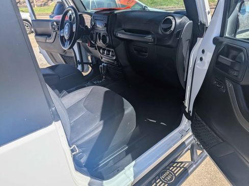 Used 2016 Jeep Wrangler Sport image 7