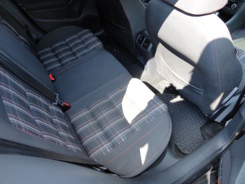 Used 2012 Volkswagen GTI 4-Door FWD image 11