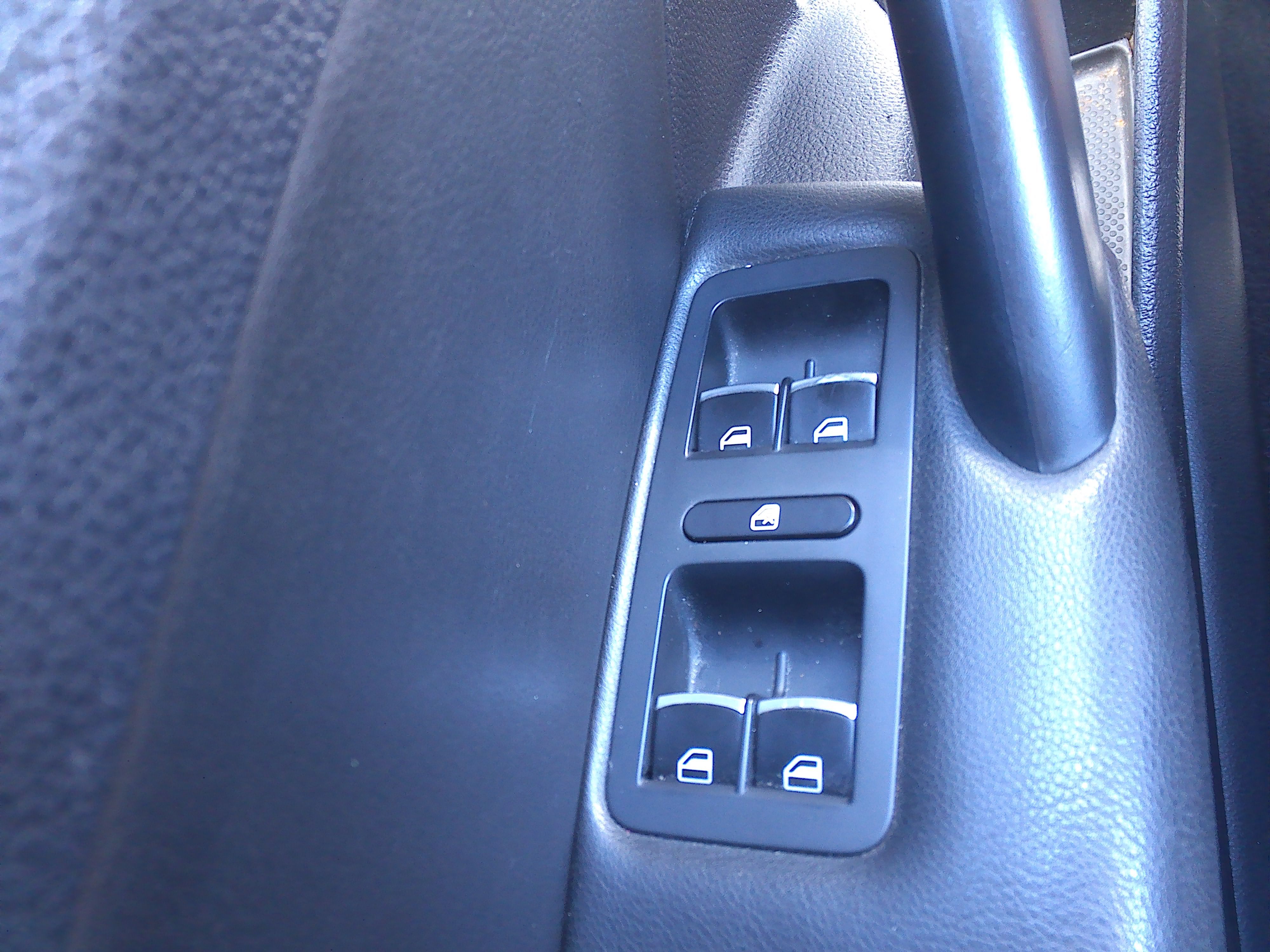 Used 2013 Volkswagen Passat SE FWD image 20