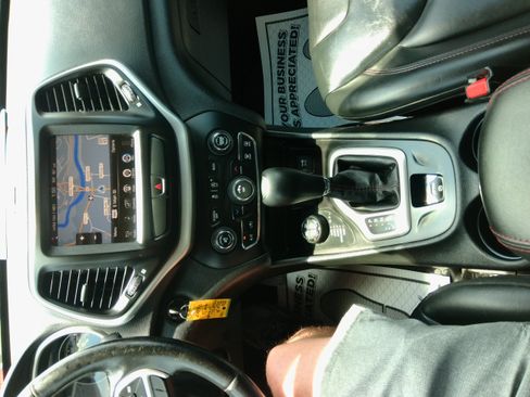 Used 2016 Jeep Cherokee 4WD Trailhawk image 67