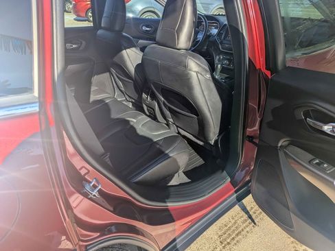 Used 2020 Jeep Cherokee Latitude Plus image 8