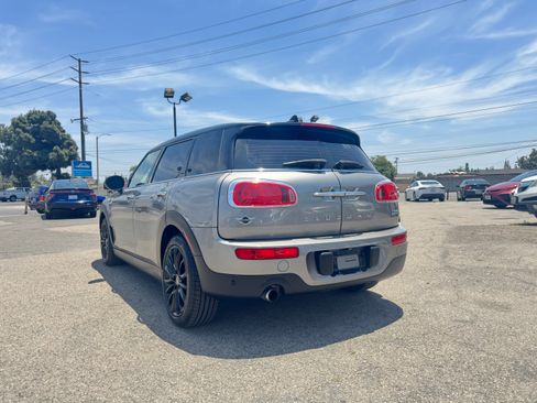 Used 2016 MINI Cooper Clubman FWD image 6