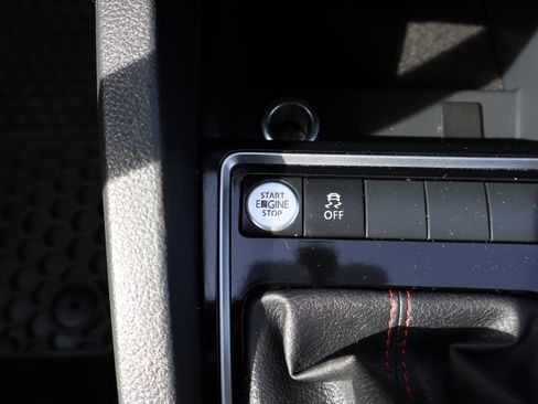 Used 2015 Volkswagen Jetta GLI image 20