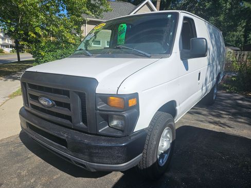 Used 2012 Ford E-250 and Econoline 250 image 2