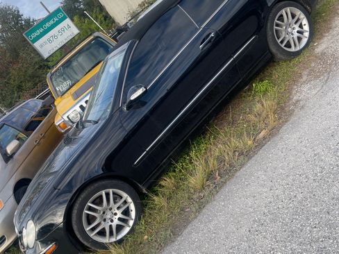 Used 2009 Mercedes-Benz CLK 350 image 4