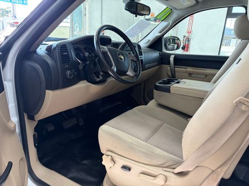 Used 2011 Chevrolet Silverado 1500 2WD Extended Cab LT image 9