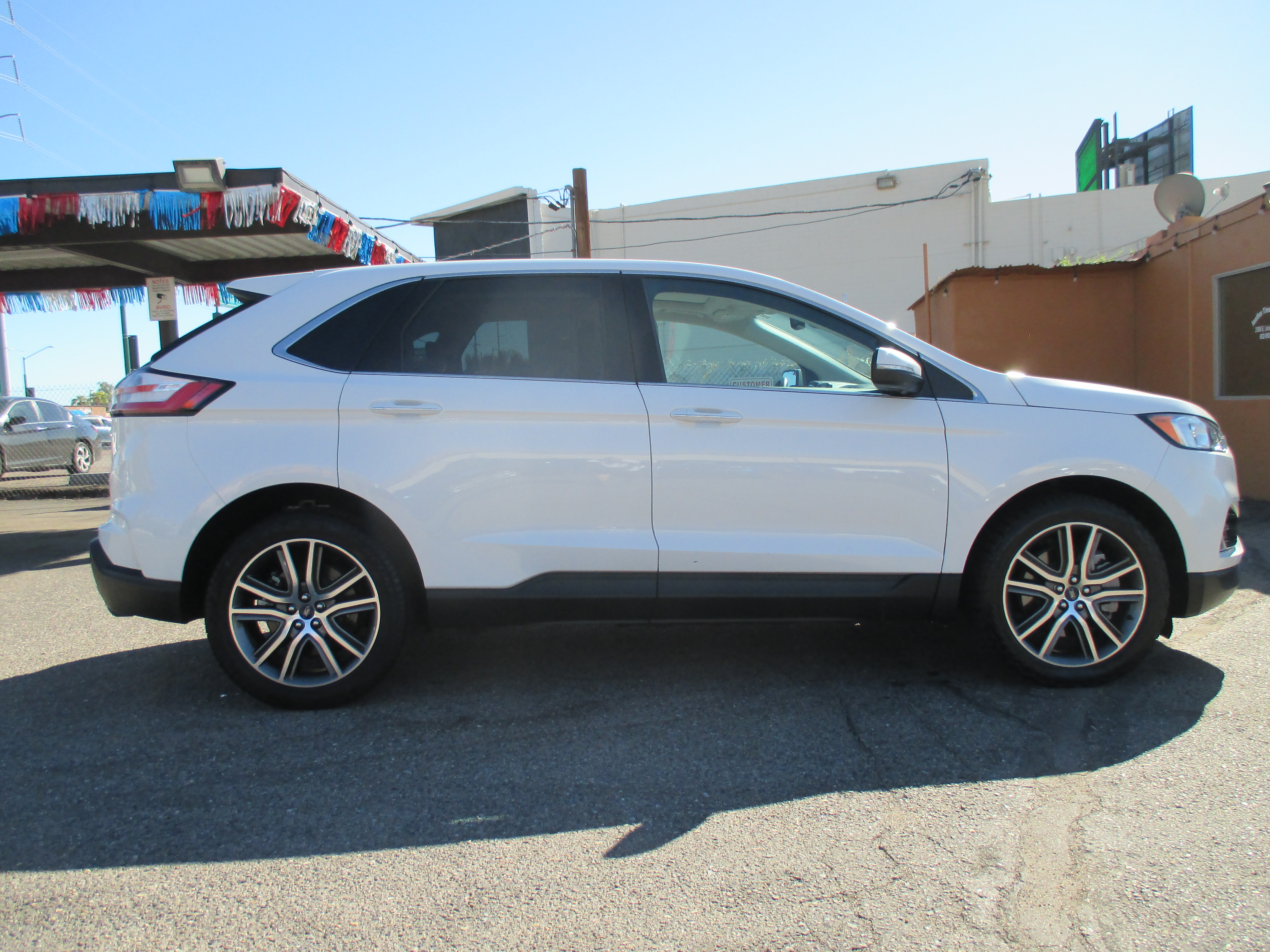 Used 2021 Ford Edge Titanium Sport Utility 4D AWD/4WD image 2