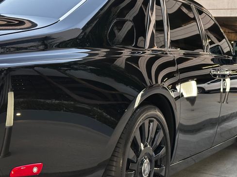 Used 2021 Rolls-Royce Phantom image 35