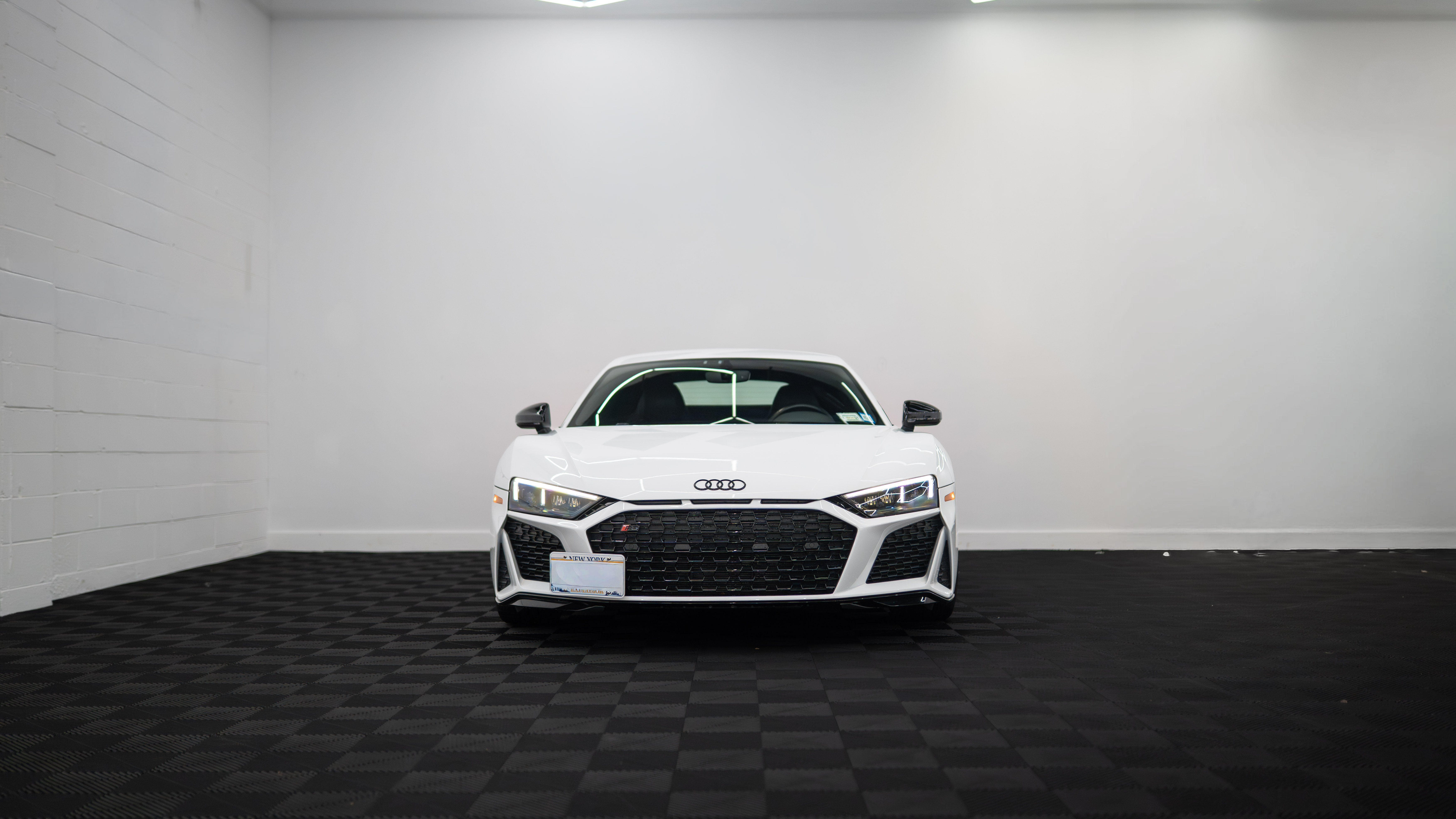 Used 2023 Audi R8 V10 performance Coupe RWD image 9