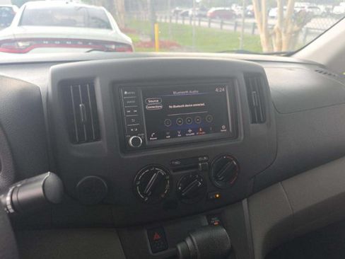 Used 2020 Nissan NV200 S FWD image 5