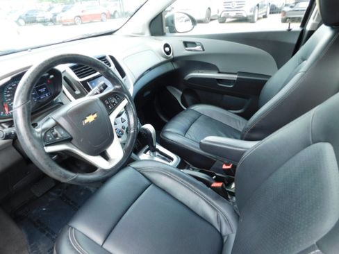 Used 2020 Chevrolet Sonic Premier image 11