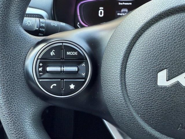 Used 2023 Kia Soul LX FWD image 14