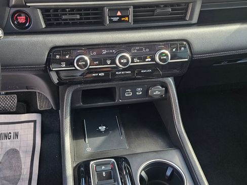 Used 2023 Honda Pilot Elite image 12