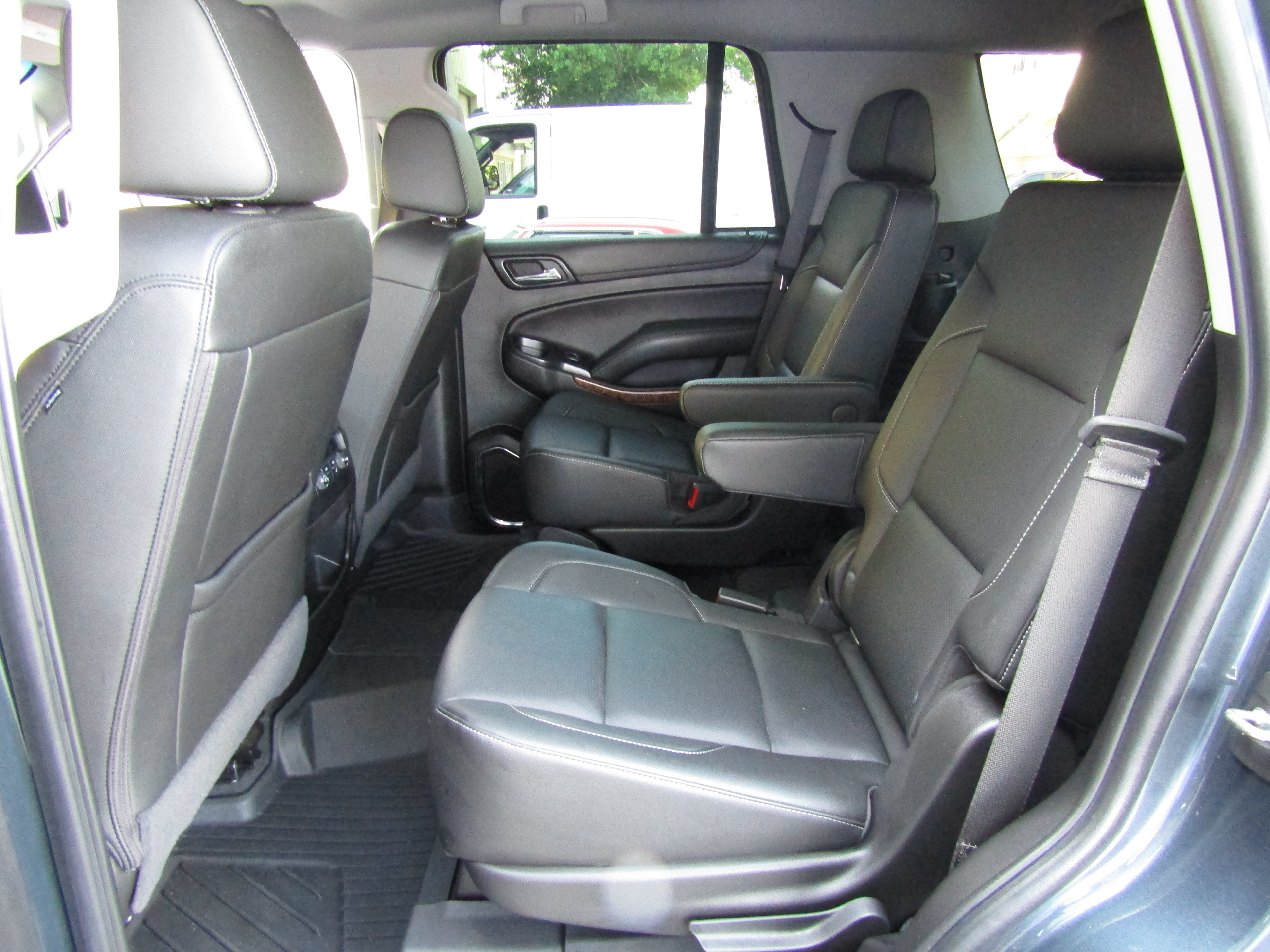 Used 2019 Chevrolet Tahoe Premier RWD image 10