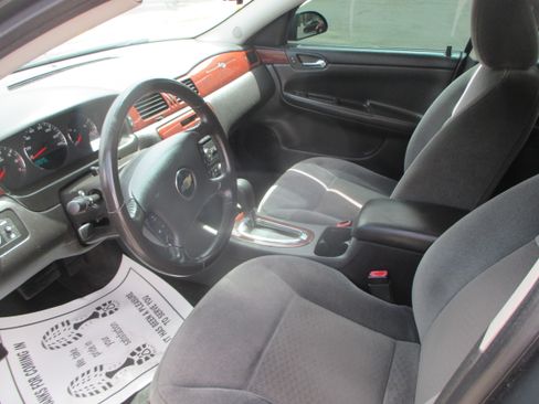 Used 2010 Chevrolet Impala LT FWD image 5