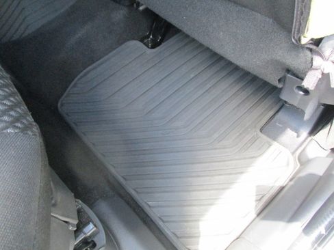 Used 2016 Mitsubishi Outlander 4WD ES image 22