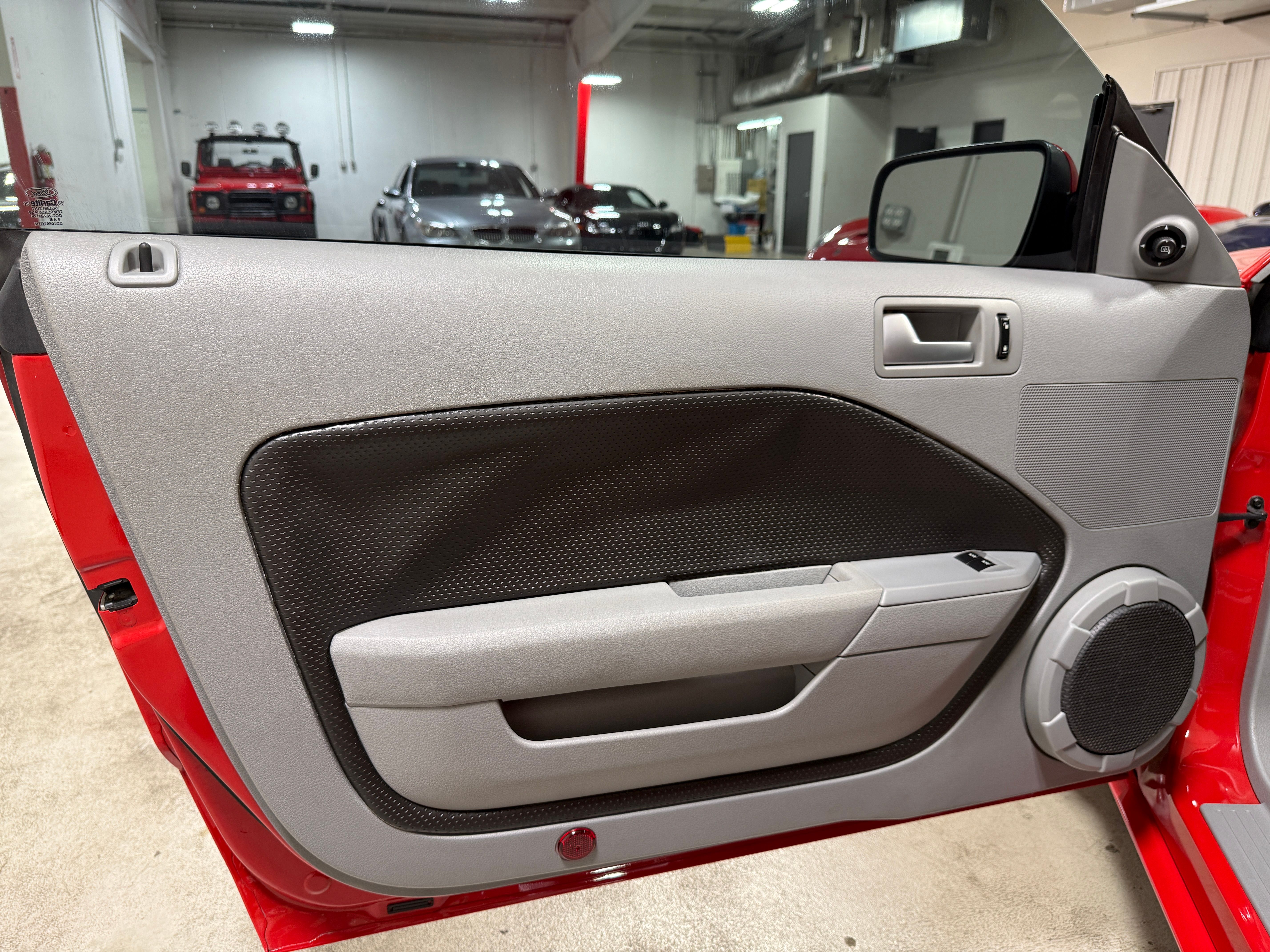 Used 2007 Ford Mustang GT Deluxe RWD image 17