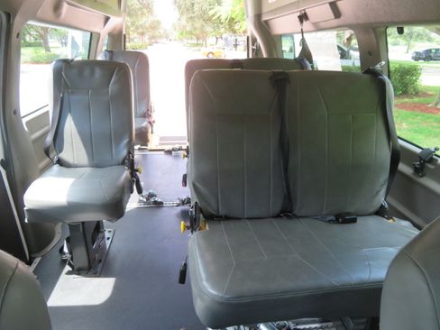Used 2011 Ford E-350 and Econoline 350 Extended Super Duty RWD image 26