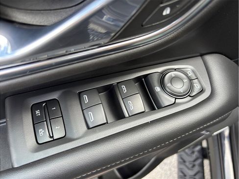 Used 2024 Chevrolet Tahoe Z71 image 23