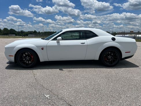 Used 2023 Dodge Challenger SRT Hellcat RWD image 4