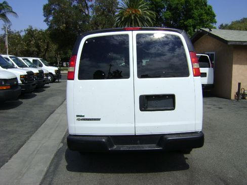 Used 2008 Chevrolet Express 1500 image 7