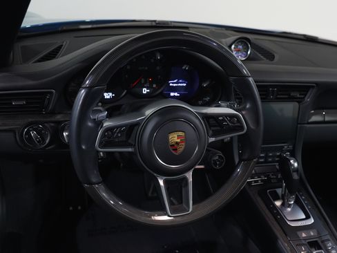 Used 2018 Porsche 911 Targa 4 GTS image 6