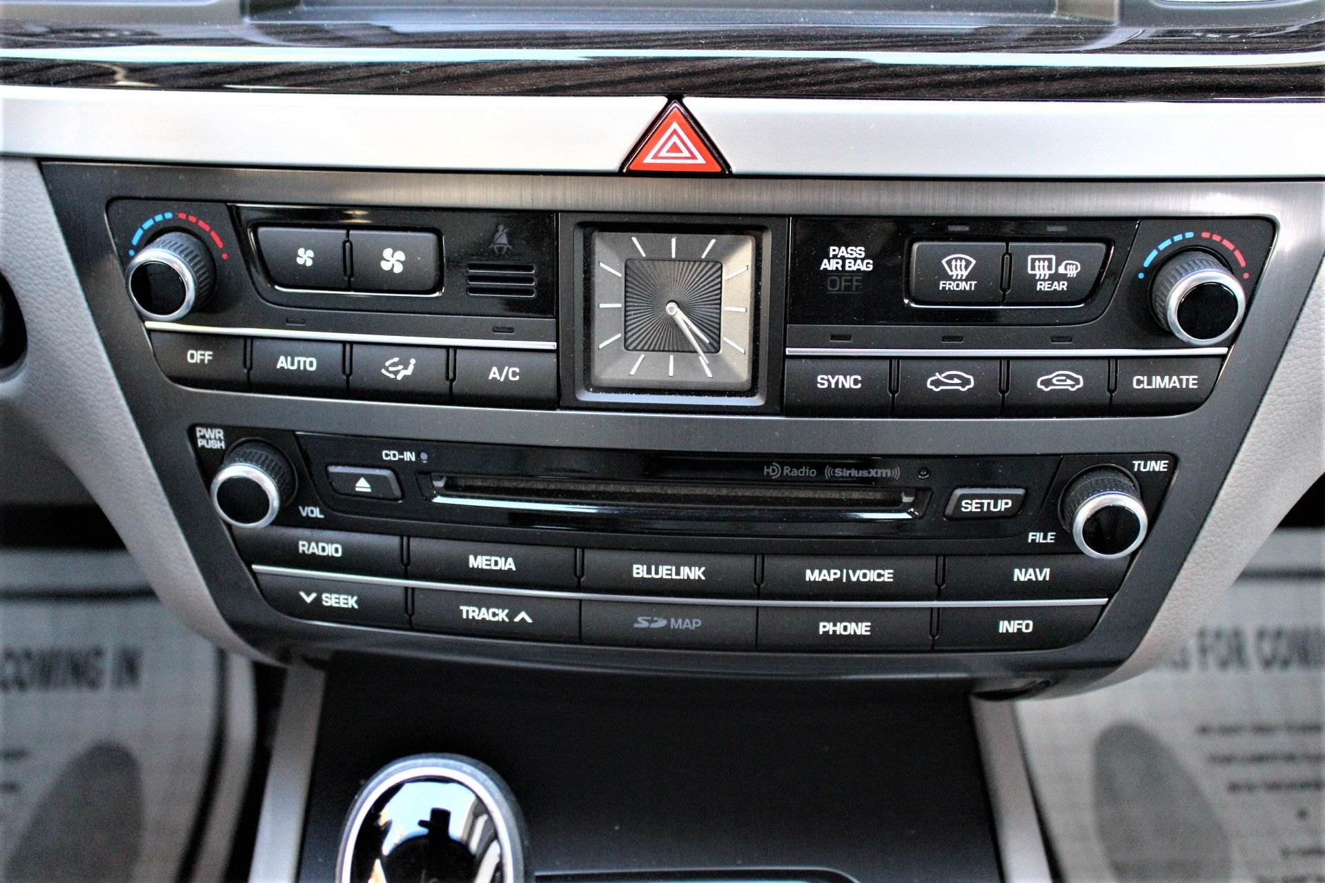 Used 2015 Hyundai Genesis 3.8 2 wheel drive image 27
