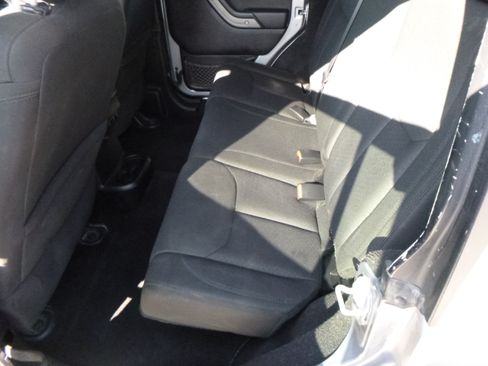 Used 2015 Jeep Wrangler 4WD Unlimited Sport image 14