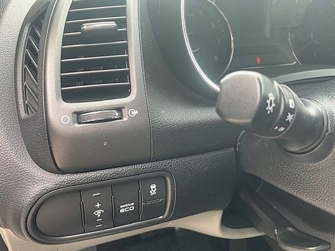 Used 2015 Kia Forte LX image 29