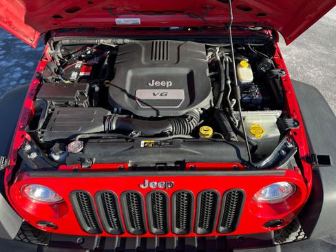 Used 2018 Jeep Wrangler Unlimited Sport image 7