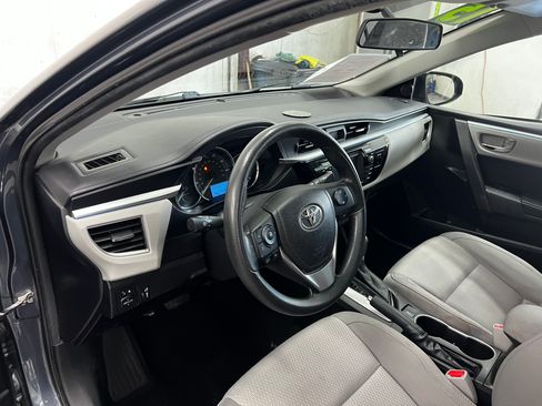 Used 2015 Toyota Corolla FWD image 12